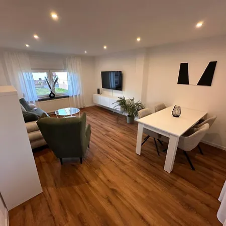 Reni Nyaraló Rosenthal